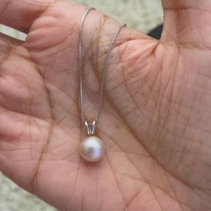 Pearl necklace with 18 inch silver chain